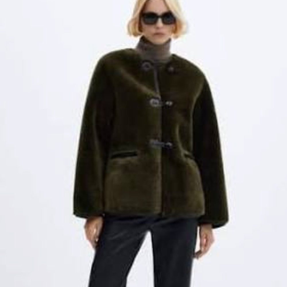 Mango Fur-effect coat with appliqués Size XXS